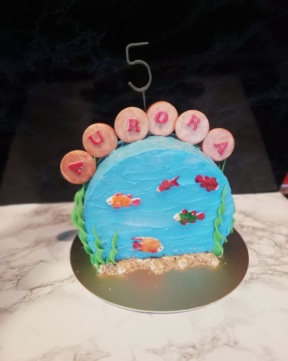 Kindertorte mit Unterwasser-Motiv